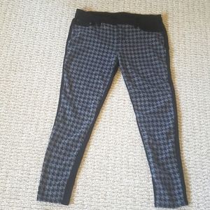 Houndstooth grey and black stretchy pants